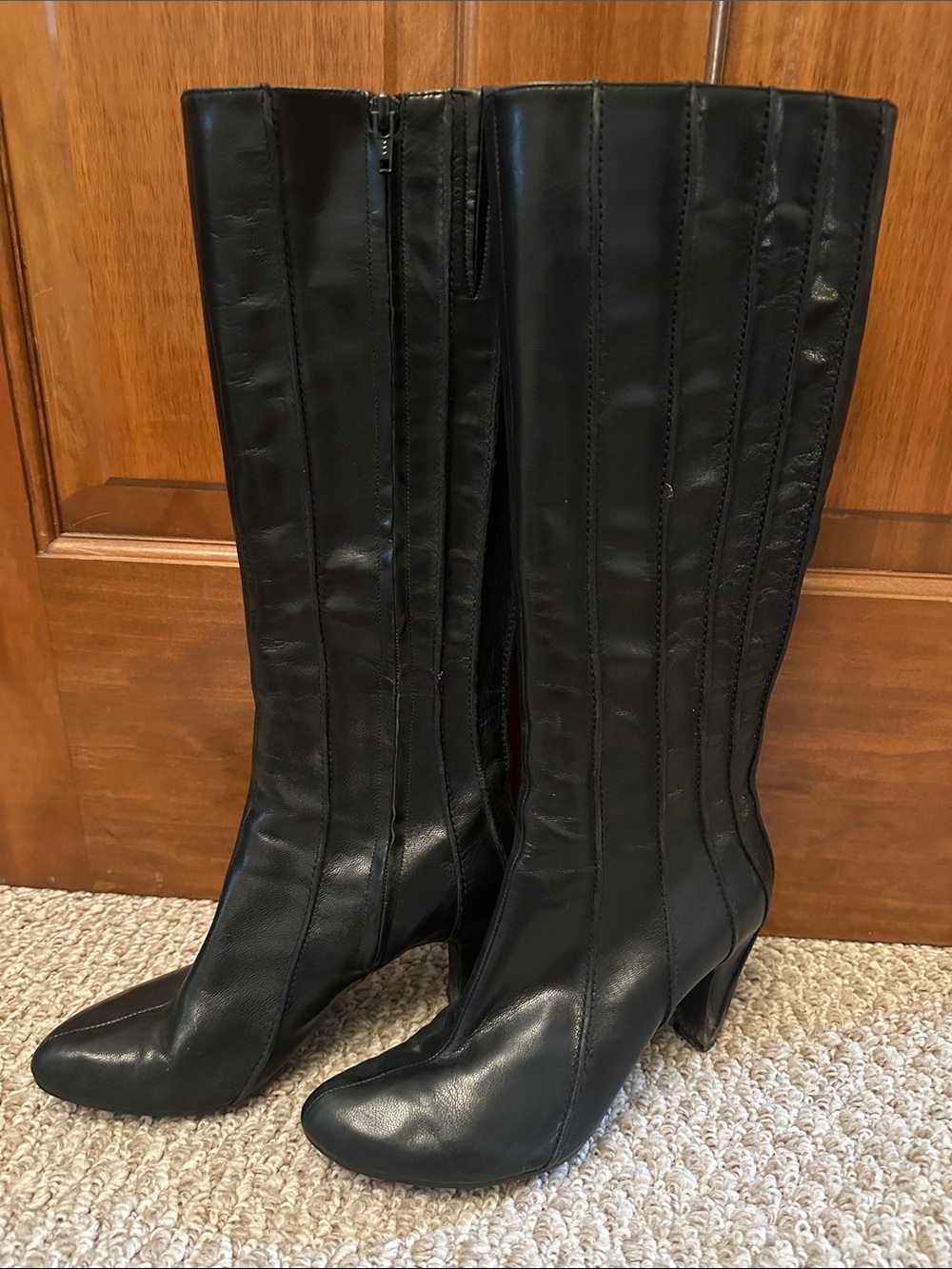 Tsubo Black Leather Mid-Calf Heeled Boots